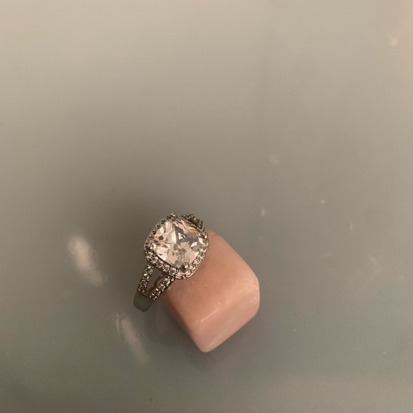 Ring - Picture 3 of 4